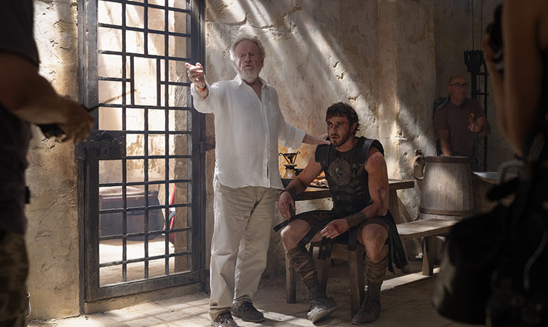 Ridley Scott e Paul Mescal na filmagem de Gladiador 2 