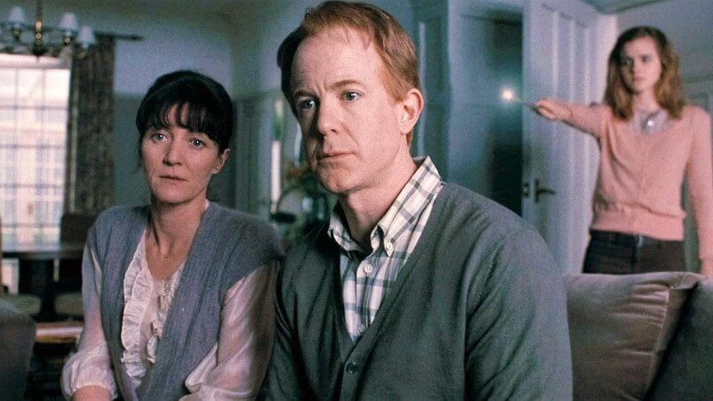 Em Harry Potter e as Relíquias da Morte - Parte 1, Michelle Fairley fez o papel da mãe de Hermione Granger
