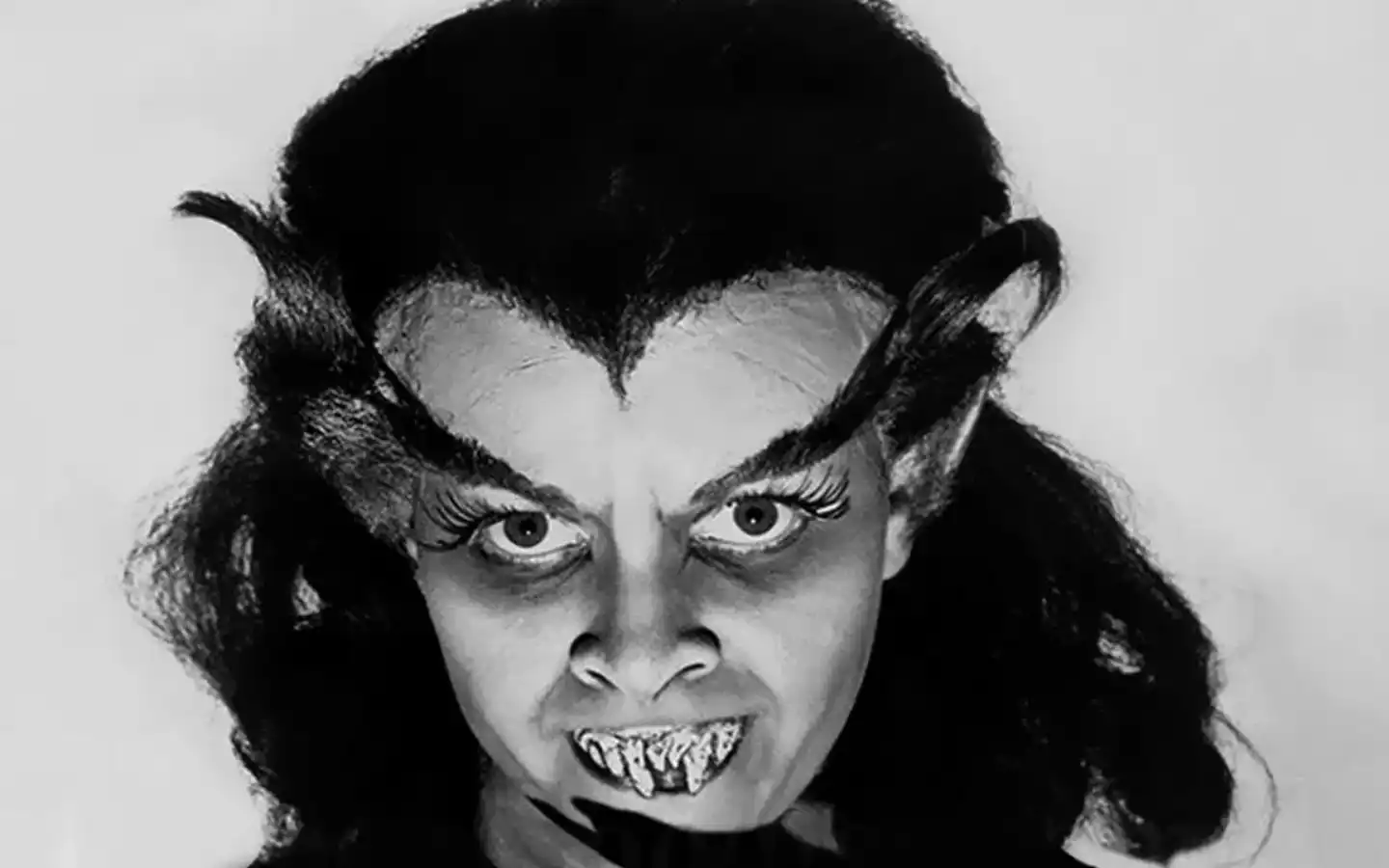 Cena do filme "O Sangue de Drácula" (1957).