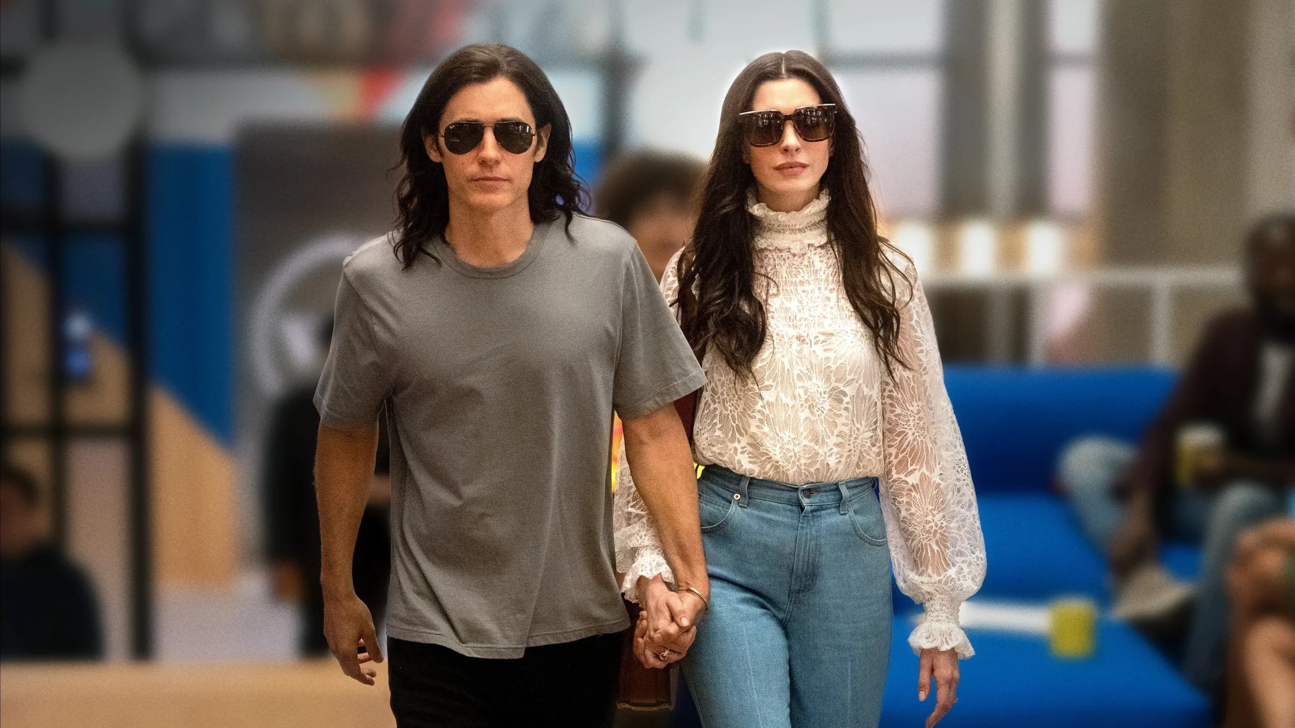 Anne Hathaway e Jared Leto vivem o casal por trás da WeWork em 'WeCrashed'.