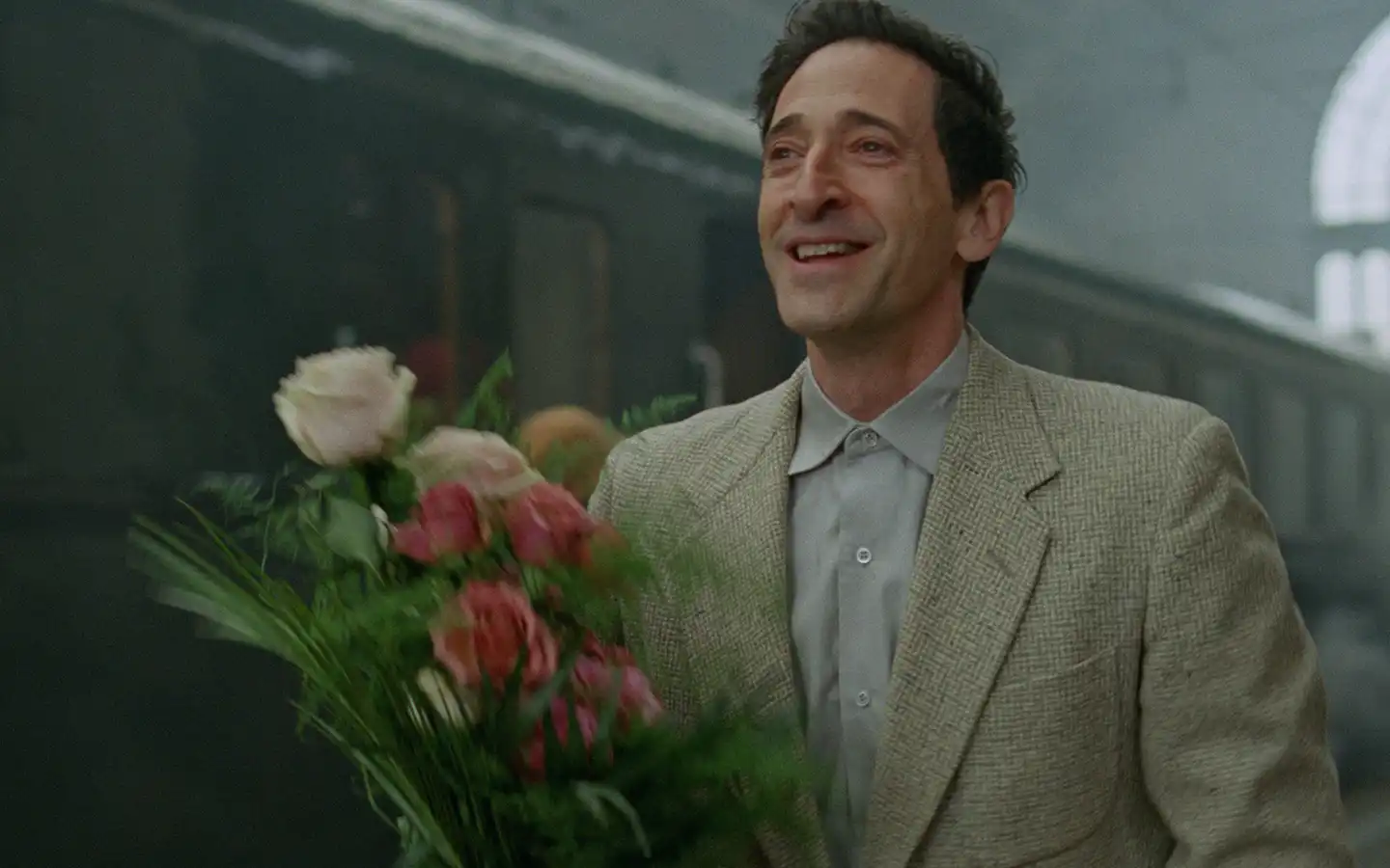 Ganhador do Oscar de melhor ator, Adrien Brody no filme O Brutalista (Crédito: TMDB)