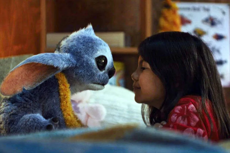 'Lilo & Stitch' deixa o alienígena azul estranhamente mais... humano (Crédito: Disney)
