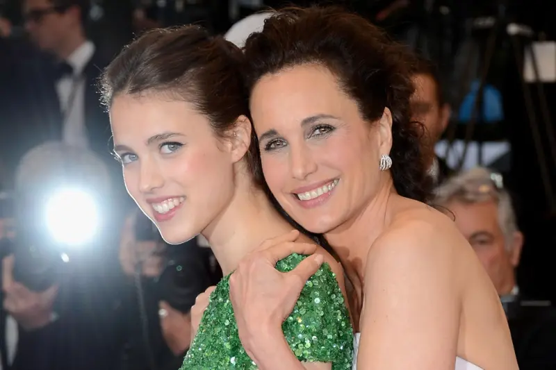 Nepobabies: Margaret Qually e a mãe Andie MacDowell (Créditos: IMDB)