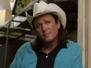 Michael Madsen conseguia retratar homens quebrados por códigos de honra impossíveis de sustentar (Crédito: Buena Vista International)