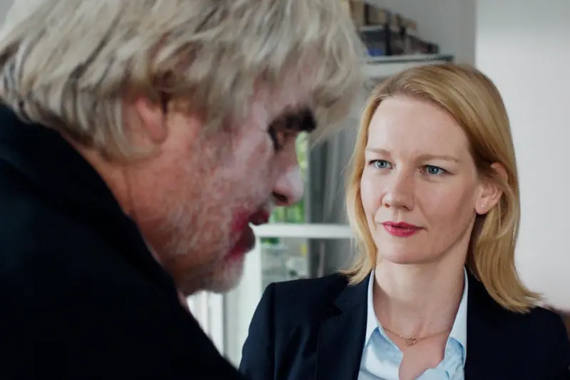 Sandra Hüller no papel de Ines em Toni Erdmann (2016)