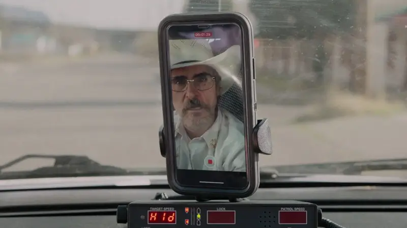Joaquin Phoenix en una escena de 'Eddington', de Ari Aster