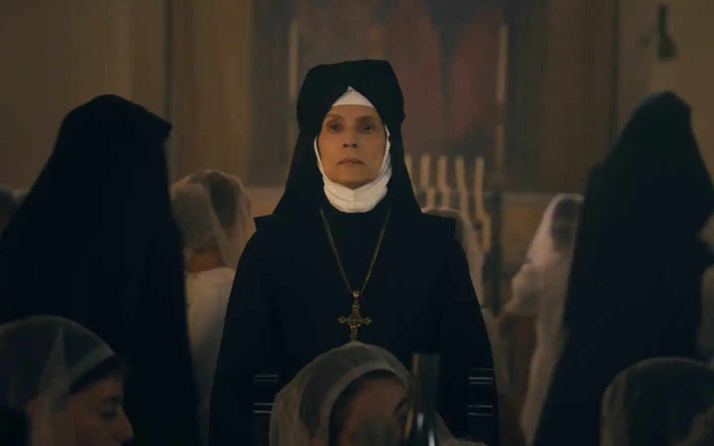 Sônia Braga no filme de terror 'A Primeira Profecia' (Crédito: TMDB)