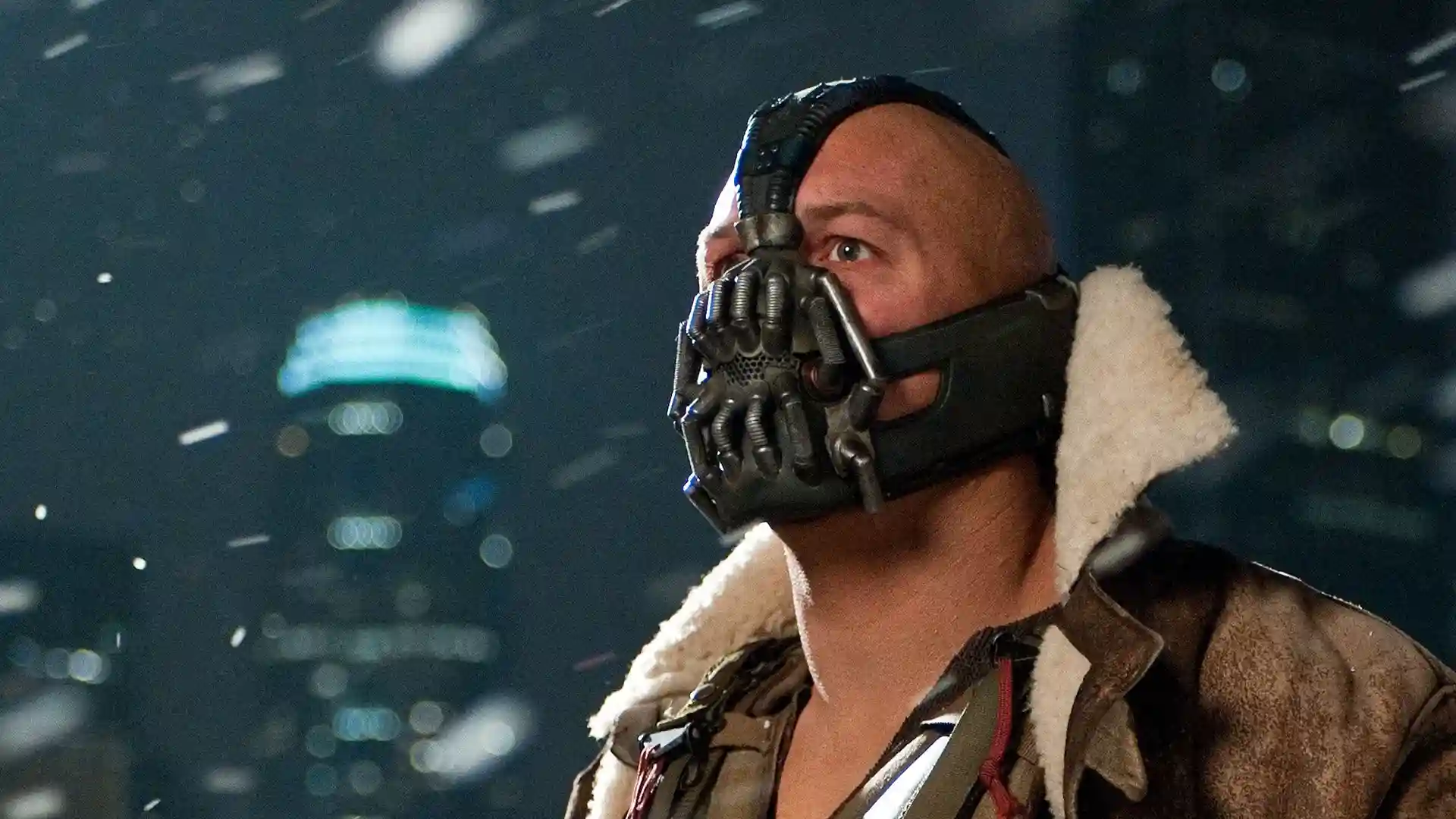 'Batman: O Cavaleiro das Trevas Ressurge' de Christopher Nolan com Tom Hardy no elenco. (Crédito: TMDB)