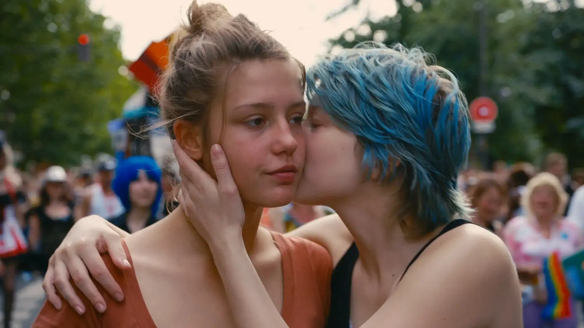 ‘Azul é a Cor Mais Quente’ é dirigido por Abdellatif Kechiche. Estrelado por Léa Seydoux, Adèle Exarchopoulos (Crédito: TMDB)