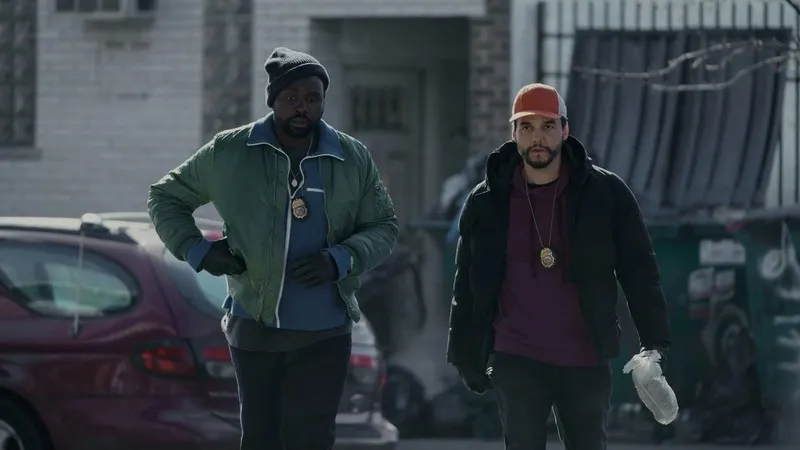 Brian Tyree Henry e Wagner Moura são os protagonistas de 'Ladrões de Drogas' (Crédito: Apple TV+)