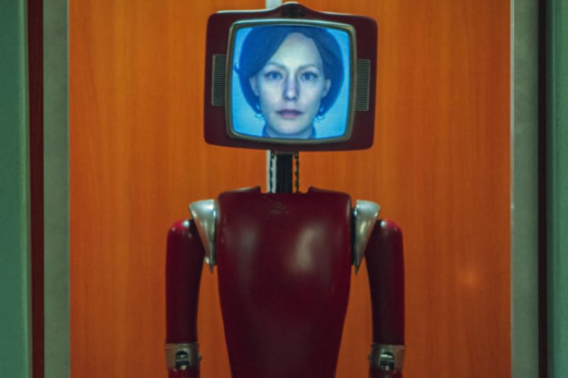 O passado retorna na voz da máquina em Cassandra (2025), minissérie alemã de suspense (Créditos: IMDB)
