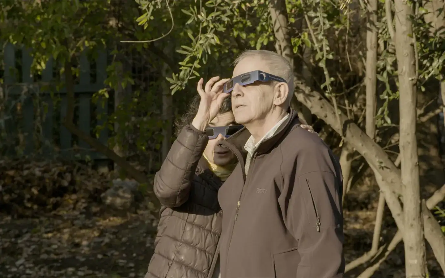 Scene from the film 'The Eternal Memory' by Maite Alberdi. With Augusto Góngora and Paulina Urrutia. (Credit: IMDB)
