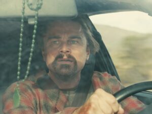 Olhando pra frente, 'Uma Batalha Após a Outra' já é um dos favoritos do Oscar 2026 (Crédito: Warner Bros. Pictures)