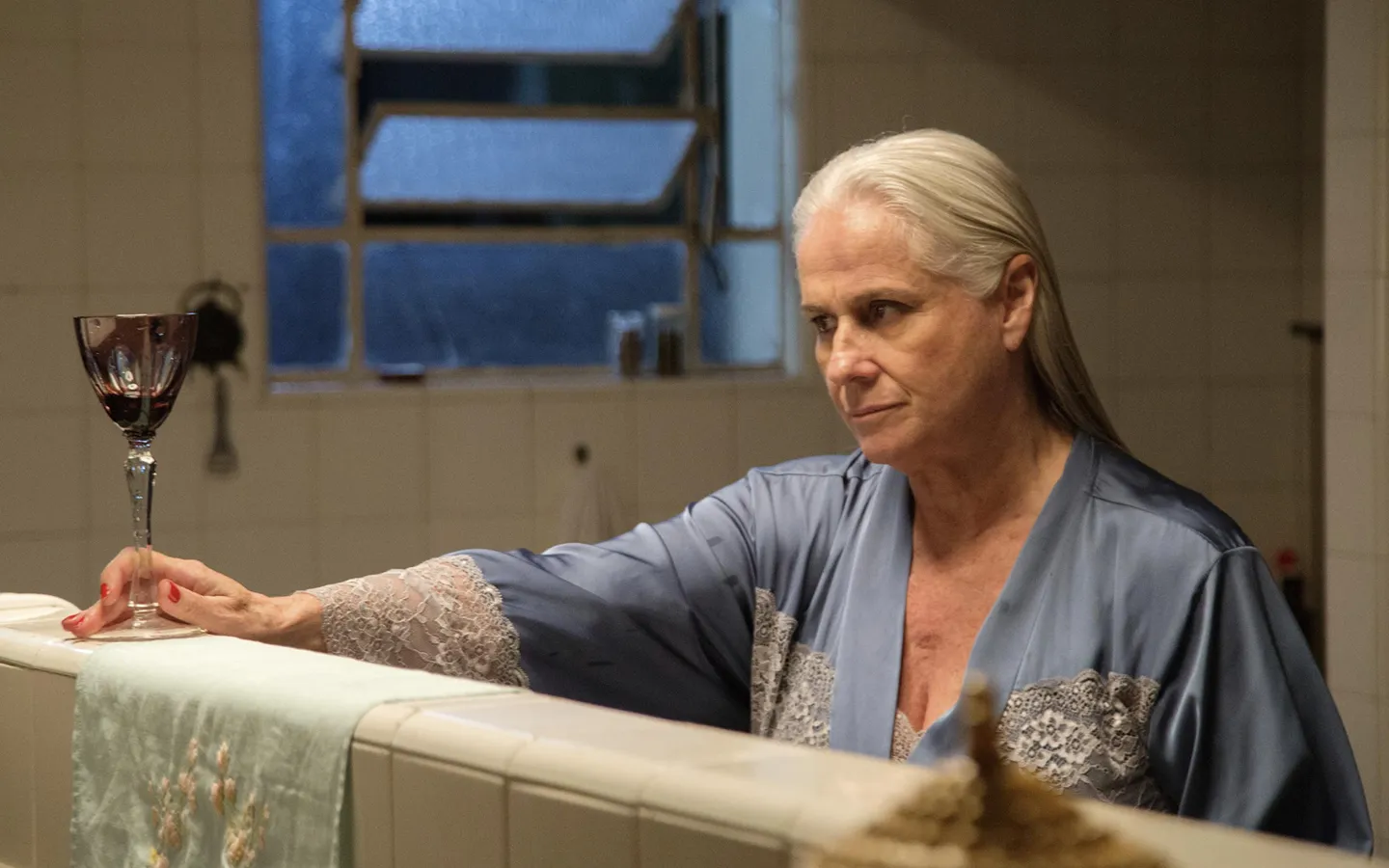 Scene from the film 'Aunt Virginia' with Vera Holtz. (Credit: IMDB)