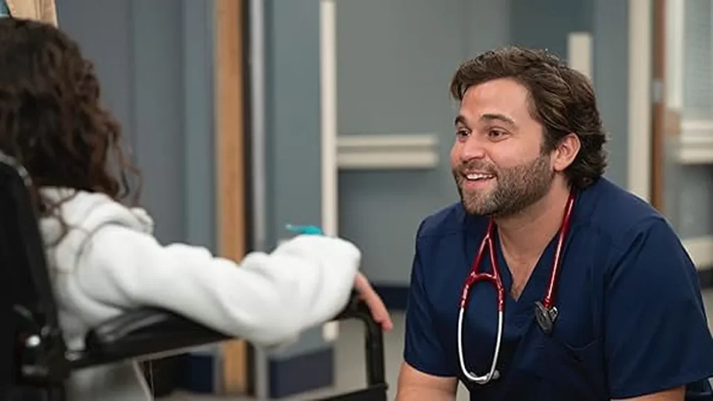 Jake Borelli como Levi Schmitt en la serie ‘Grey's Anatomy’.
