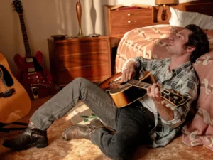 Vida de Bruce Springsteen é examinada em filme com boas ideias, mas má execução (Crédito: Disney)