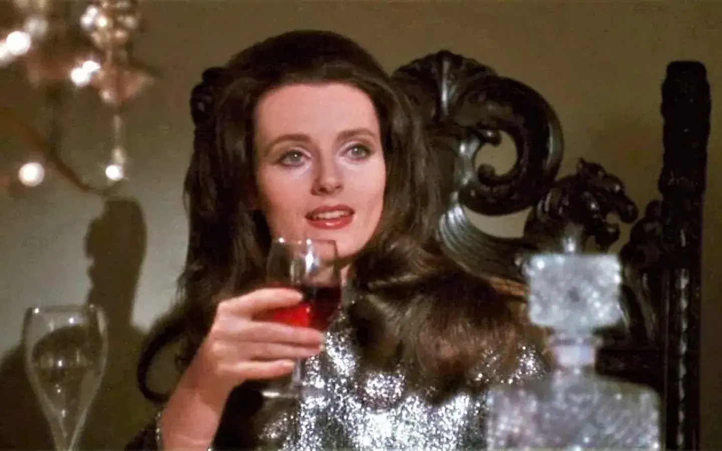 Cena de A Vampira de Veludo (1971), de Stephanie Rothman, um dos filmes pioneiros do horror feminista que retrata o desejo feminino autônomo