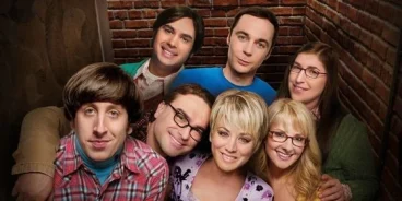 Selfie do elenco de 'The Big Bang Theory'. (Crédito: TMDB)