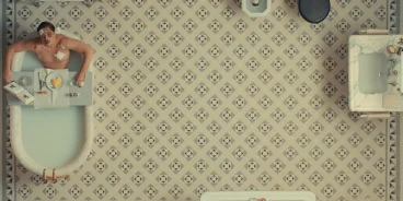 Em 'O Esquema Fenício', a beleza do cinema de Wes Anderson continua viva (Crédito: Universal Pictures)