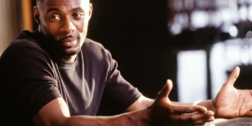 Elba ganhou destaque mundial interpretando Stringer Bell em "The Wire", série sobre o crime em Baltimore. (CRÉDITOS IMDB)