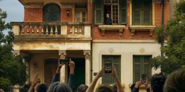 'A Mulher da Casa Abandonada' fala sobre violência, memória e espetacularização (Crédito: Prime Video)