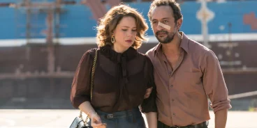 Leandra Leal e Irandhir Santos interpretam um casal envolvido em crimes e manipulação em Os Enforcados (Créditos: Gullane)